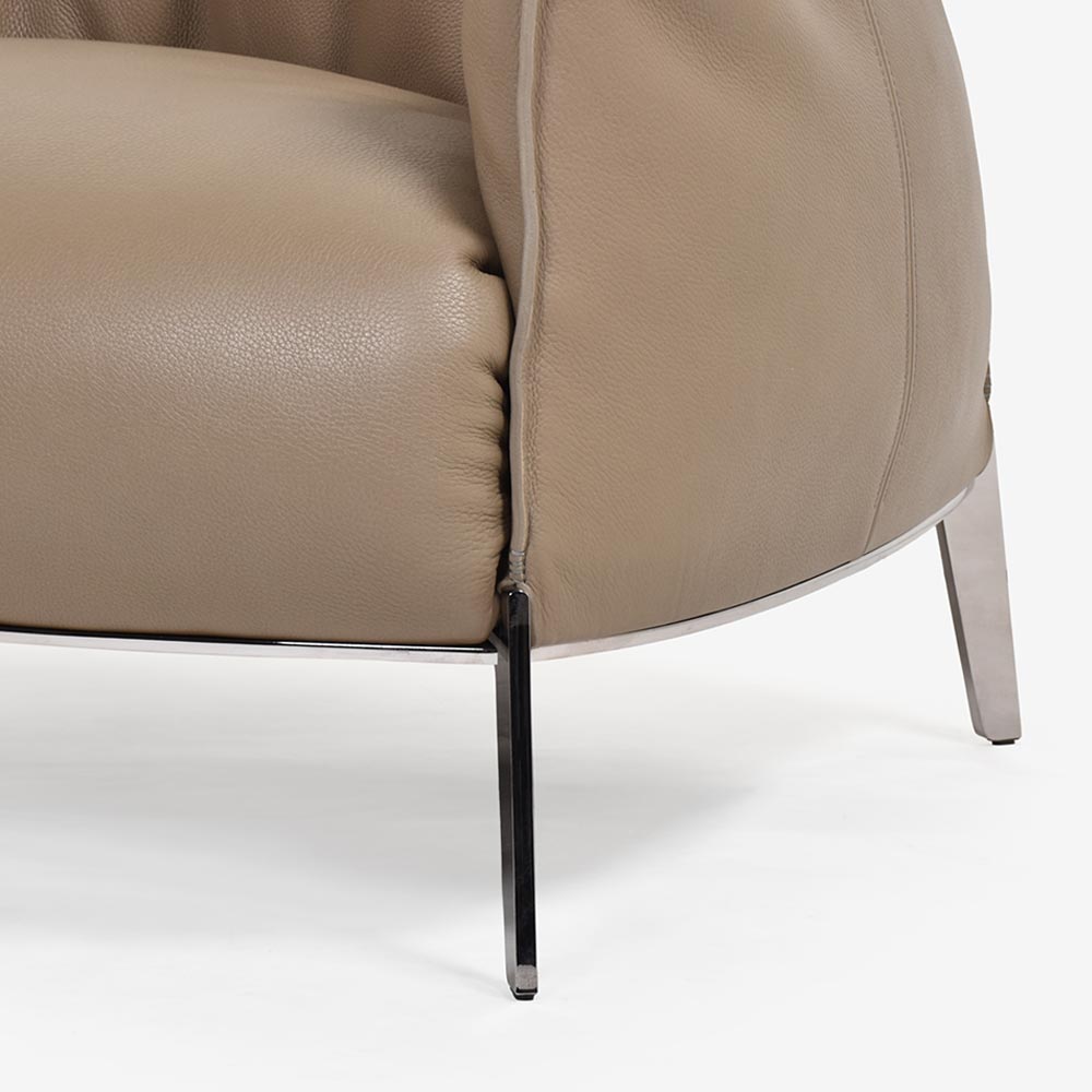 PoltronaFrau（ポルトローナ・フラウ）アームチェア「アーチボルドグランコンフォート」革オリーチェ色 #Orice【お手入れキットの特典付き】