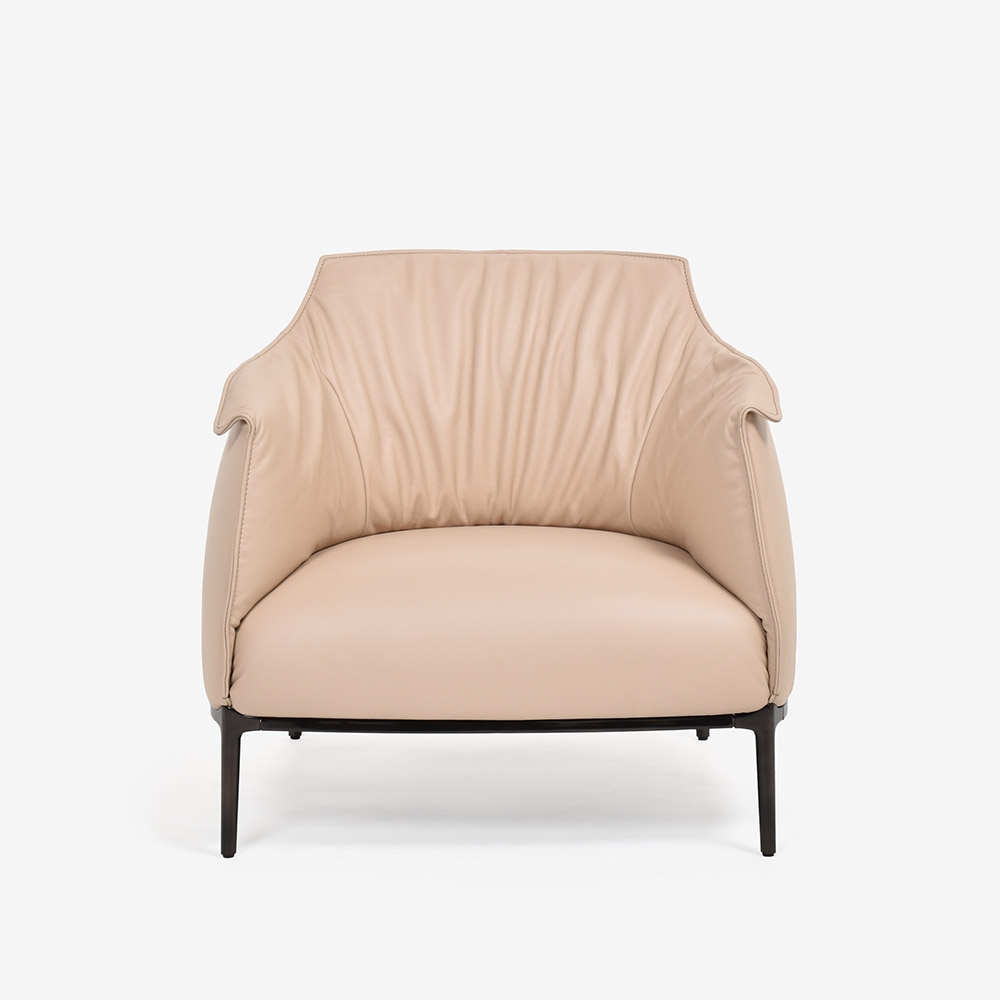 PoltronaFrau（ポルトローナ・フラウ）アームチェア「アーチボルド」革ベージュ色 #SC42Maquillage【お手入れキットの特典付き】