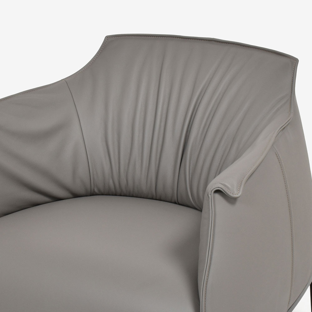 PoltronaFrau（ポルトローナ・フラウ）アームチェア「アーチボルドラージ」革トープ色 #SC26Topo【お手入れキットの特典付き】