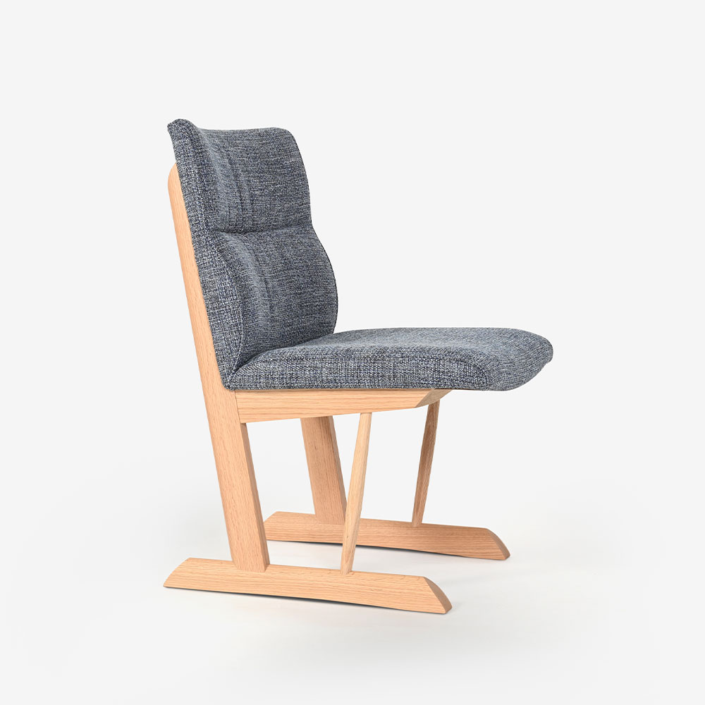 飛騨産業 チェア「KAYA3 -カヤ3- LF220R」レッドオーク材 WO色 布＃CブルームBU【受注生産品】