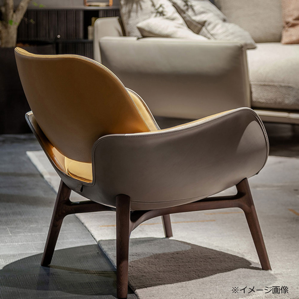 PoltronaFrau（ポルトローナ・フラウ）アームチェア「Martha マルタ」革ダーセナ#SC176/革コルダ#Corda 脚アッシュ材ナチュラル色【お手入れキットの特典付き】