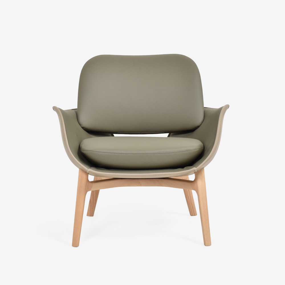 PoltronaFrau（ポルトローナ・フラウ）アームチェア「Martha マルタ」革ダーセナ#SC176/革コルダ#Corda 脚アッシュ材ナチュラル色【お手入れキットの特典付き】