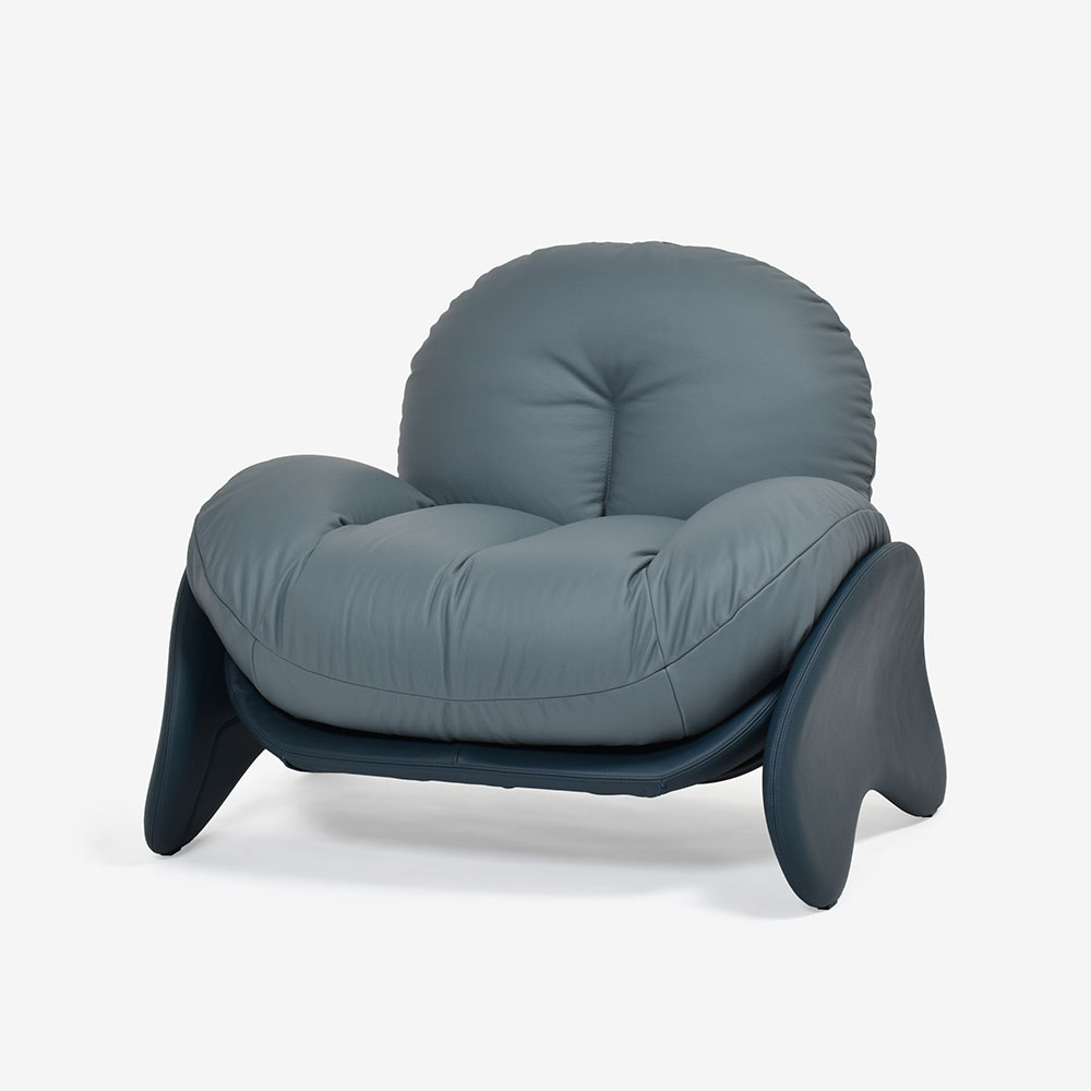 PoltronaFrau（ポルトローナ・フラウ）アームチェア「スクワッシュ」幅103cm 革スチールブルー色/ミネラルブルー色【お手入れキットの特典付き】