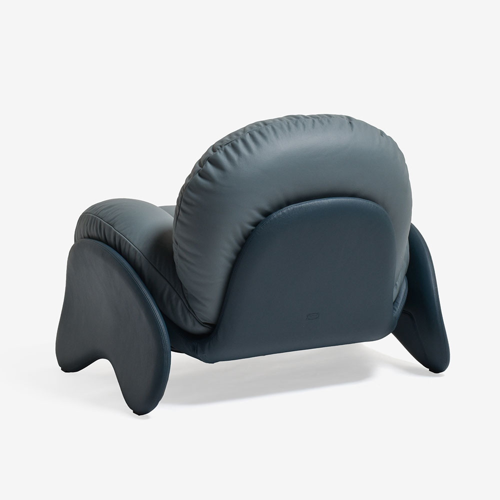 PoltronaFrau（ポルトローナ・フラウ）アームチェア「スクワッシュ」幅103cm 革スチールブルー色/ミネラルブルー色【お手入れキットの特典付き】