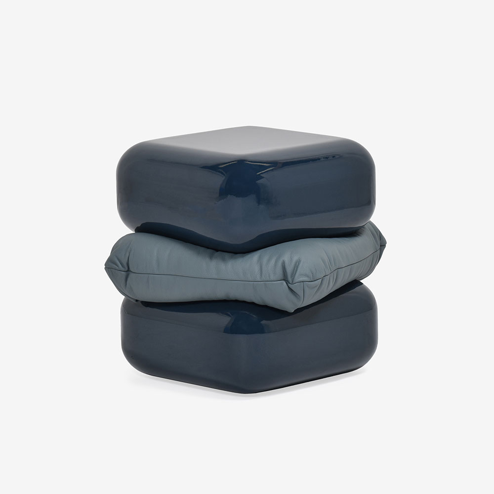 PoltronaFrau（ポルトローナ・フラウ）サイドテーブル「スクワッシュ」幅54cm 革スチールブルー色【次回入荷未定】