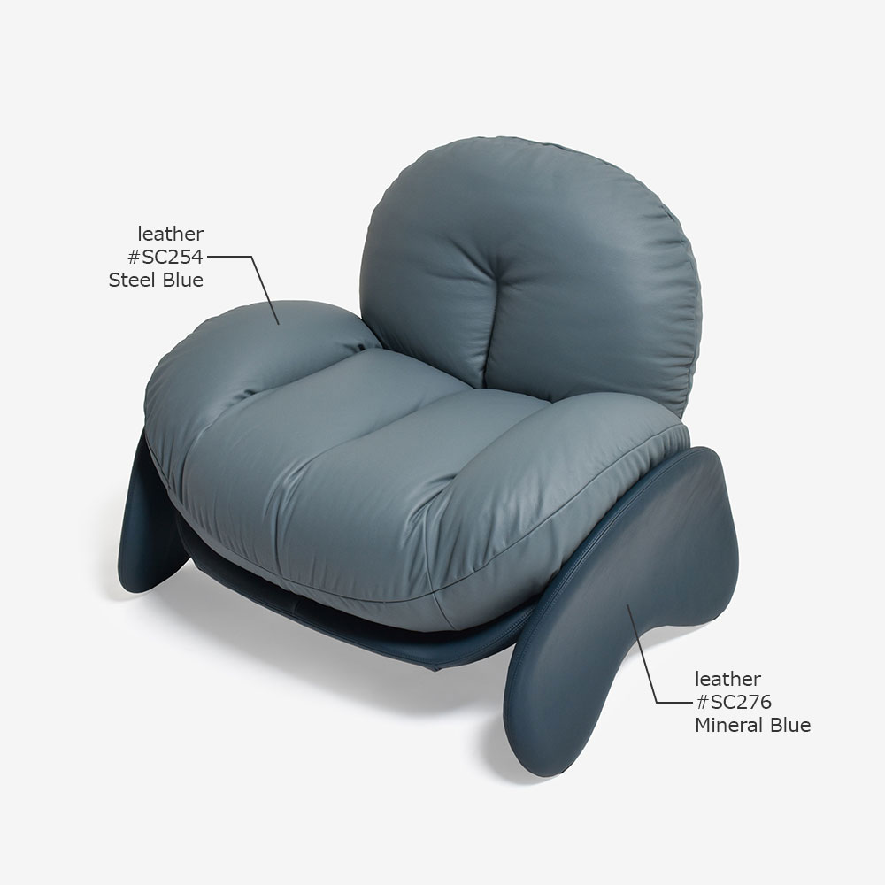 PoltronaFrau（ポルトローナ・フラウ）アームチェア「スクワッシュ」幅103cm 革スチールブルー色/ミネラルブルー色【お手入れキットの特典付き】