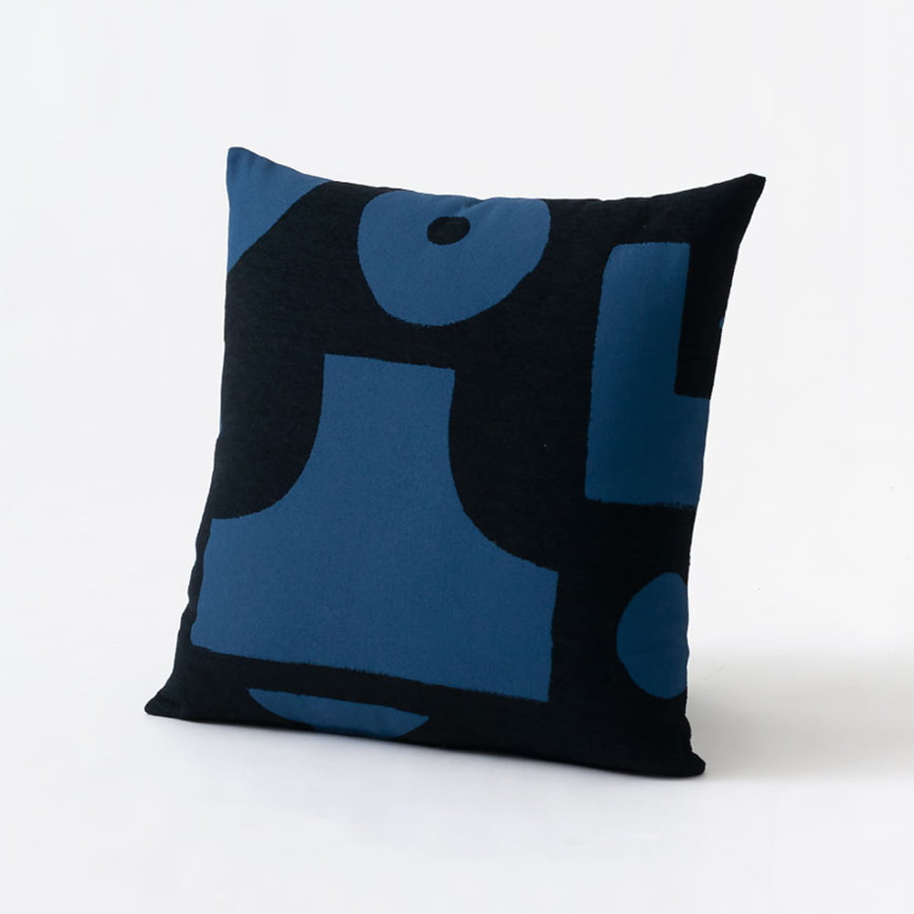 飛騨産業 クッション「クツロギ DBU」 50cm角 柚木沙弥郎【受注生産品】