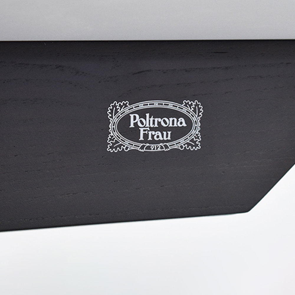 PoltronaFrau（ポルトローナ・フラウ）ダイニングテーブル 「オセロ」大理石フィオールディペスコ 脚アッシュ材