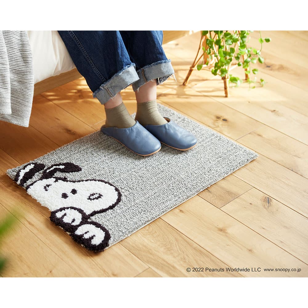 マット「スヌーピー チラリマット」 65x45cm PEANUTS(ピーナッツ)