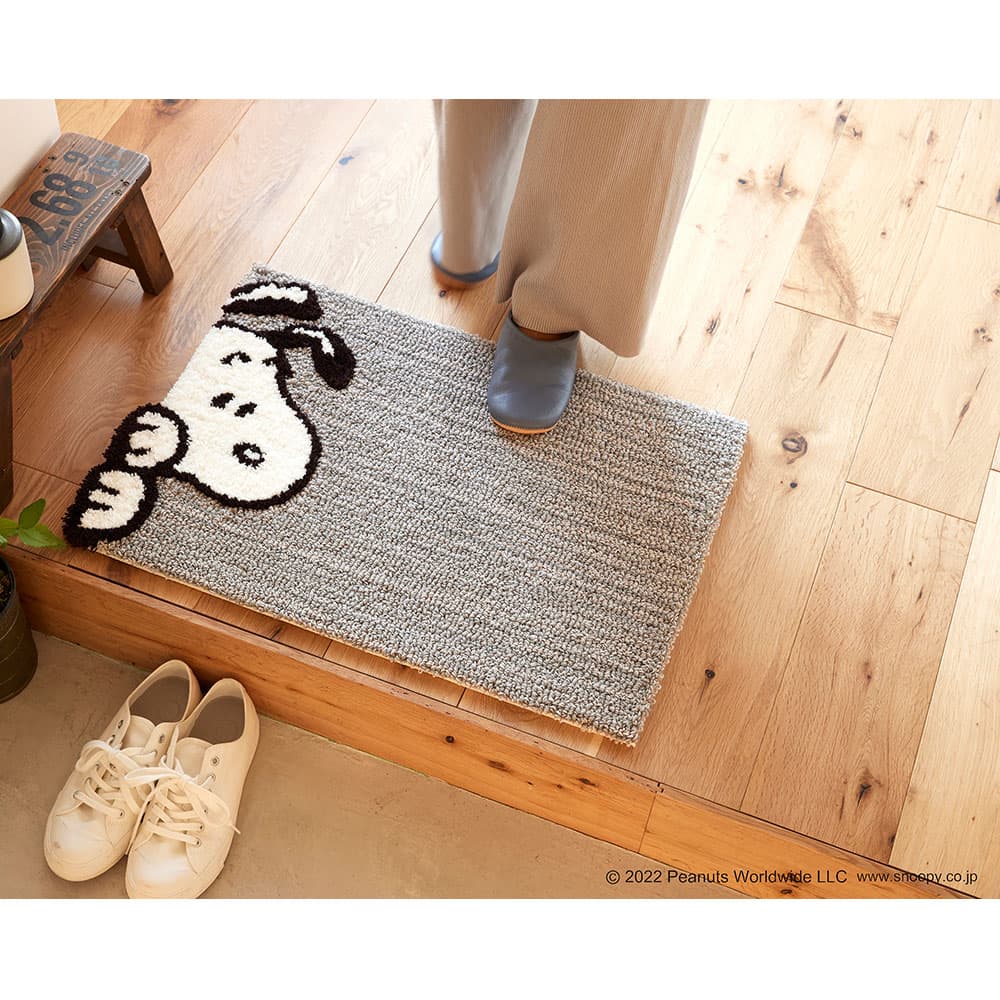 マット「スヌーピー チラリマット」 65x45cm PEANUTS(ピーナッツ)