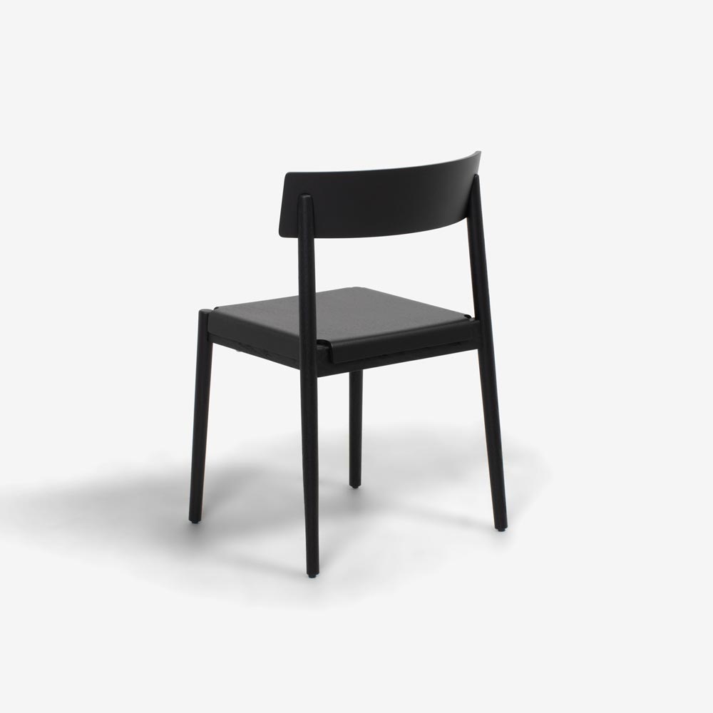 Calligaris（カリガリス）ダイニングチェア「スキャンディア CS2027」板座マットブラック色