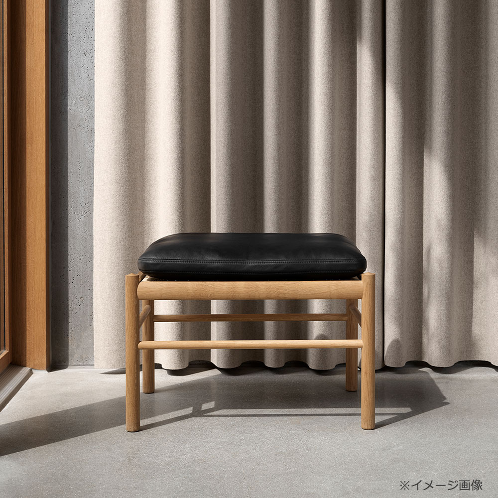 カール・ハンセン＆サン スツール「OW149F Colonial footstool」オーク材オイル仕上げ 革全2色【受注生産品】