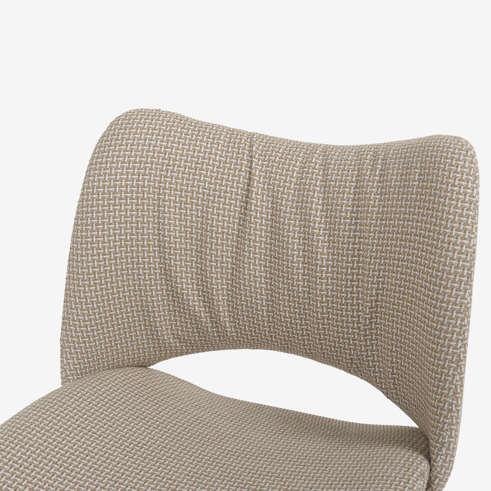 PoltronaFrau（ポルトローナ・フラウ）ダイニングチェア「ニース」布ブロンドウッド色 #C Blonde wood
