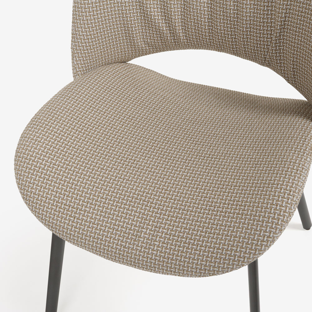 PoltronaFrau（ポルトローナ・フラウ）ダイニングチェア「ニース」布ブロンドウッド色 #C Blonde wood