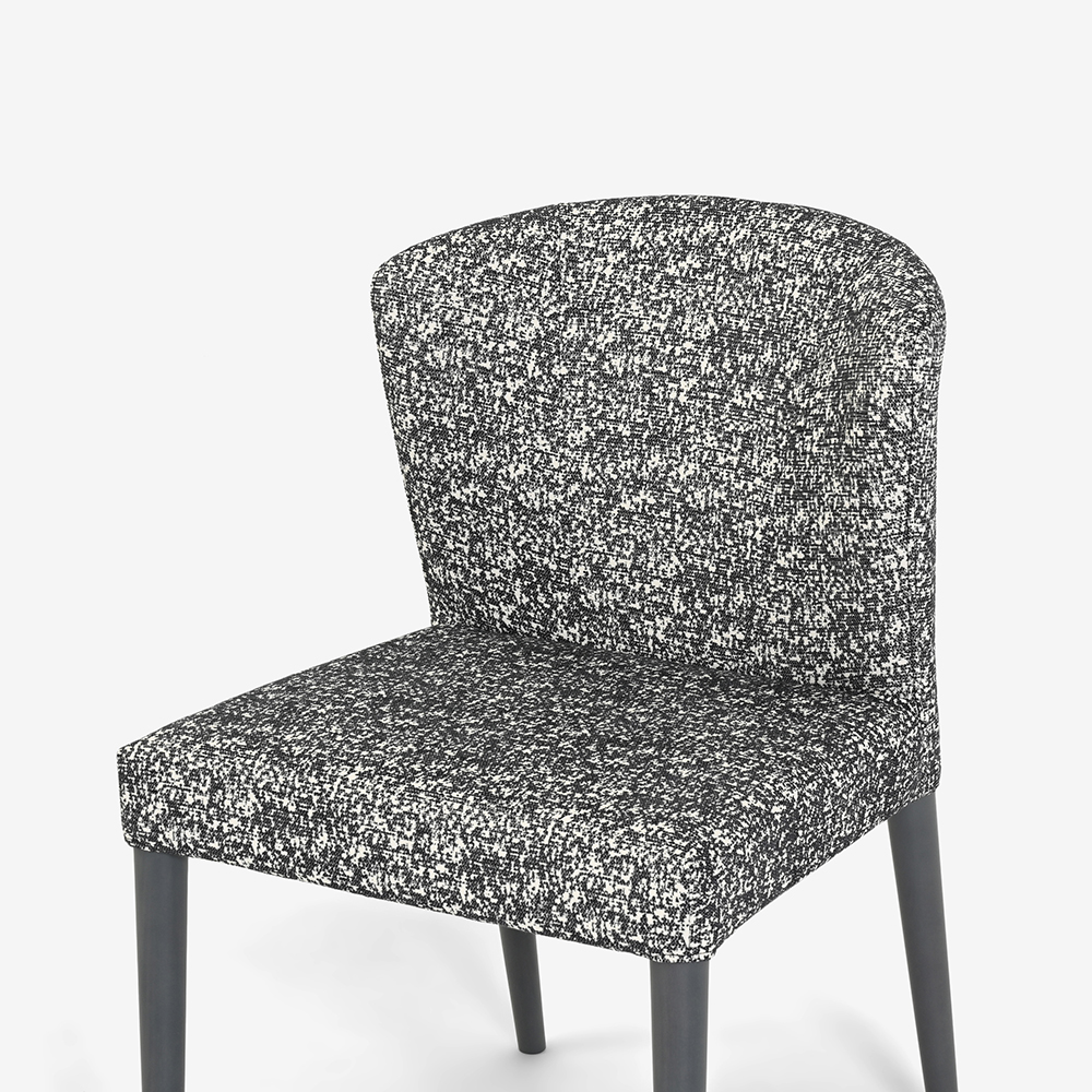 ligne roset（リーン・ロゼ）ダイニングチェア「ロゼチルコ」布＃RJ-627 脚グレービーチ【受注生産品】