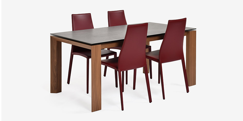 カリガリス「Omnia CS4058-R」とチェア「CS1484 革バーガンディ」との組合わせイメージ