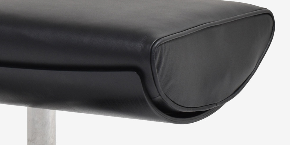 スツール「SIXTY TWO 6251」の座面デザイン