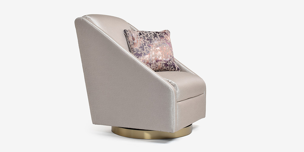 アームチェア「Cirrus シラス」の斜め