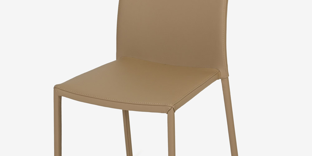 ベージュ色の本革レザー「ロゼスリム」