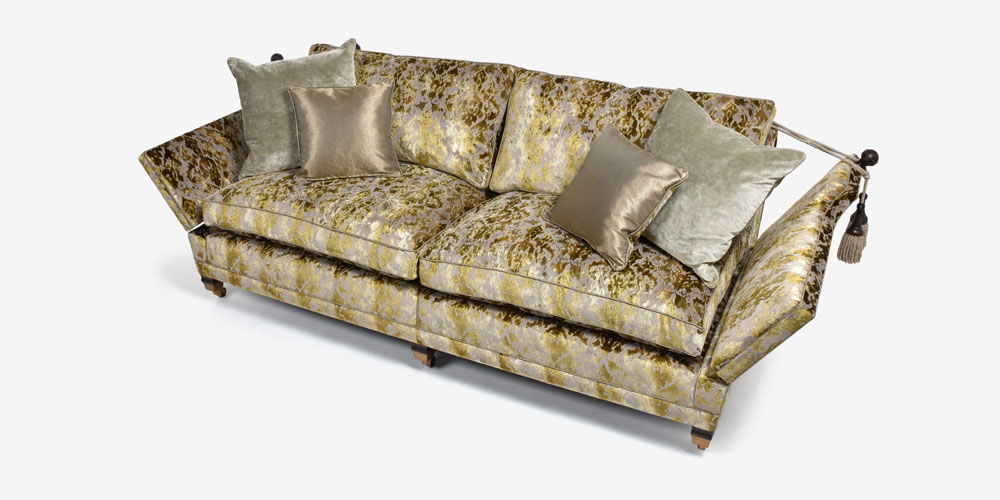 ソファ「TRAFALGAR トラファルガー」のアーム可動