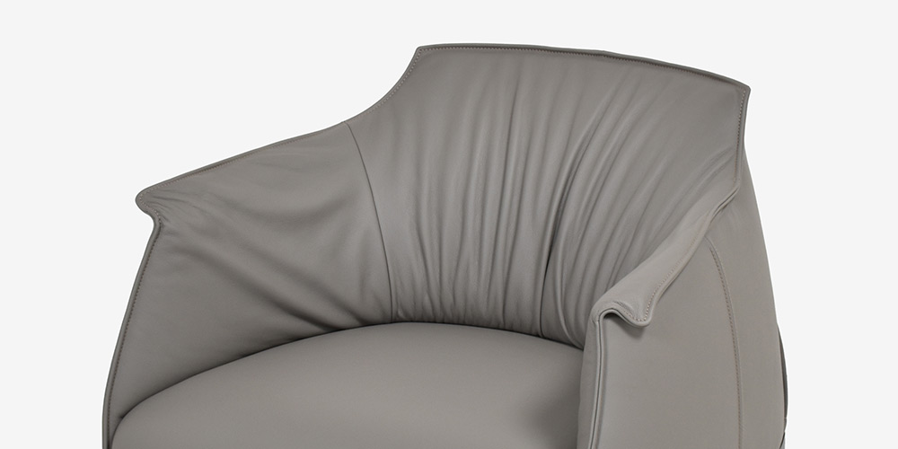 「アーチボルドラージ」革トープ色の背もたれ