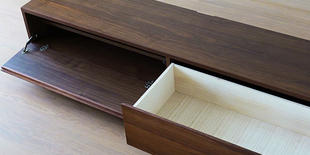 テレビボード「レッチェ」ウォールナット材 収納内部