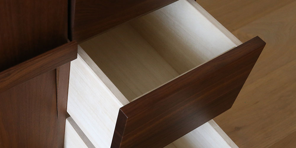 マガジンレコードラック「レッチェ」ウォールナット材の引出し