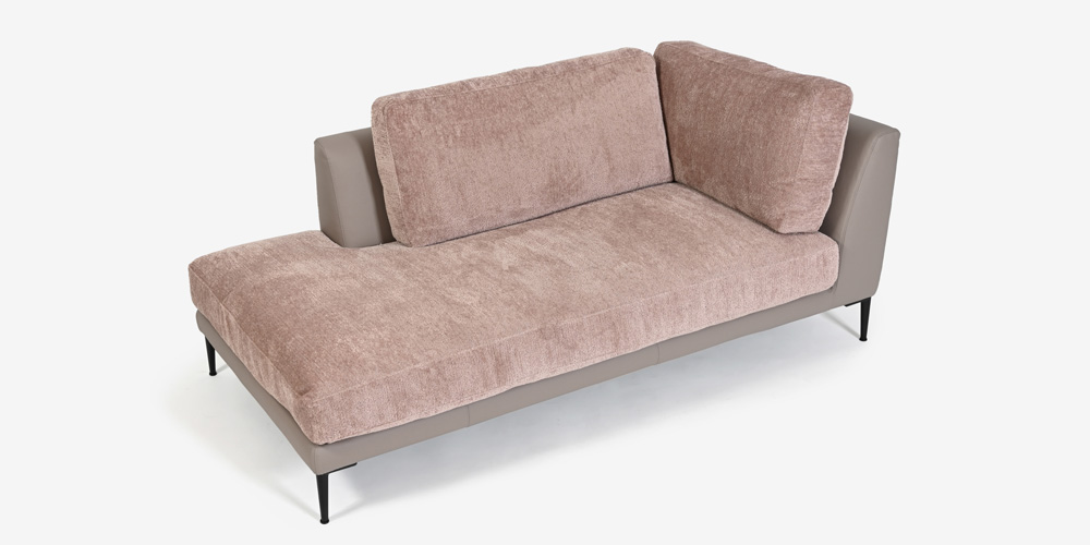 甘すぎないくすみピンクで至福のパーソナルスペースを