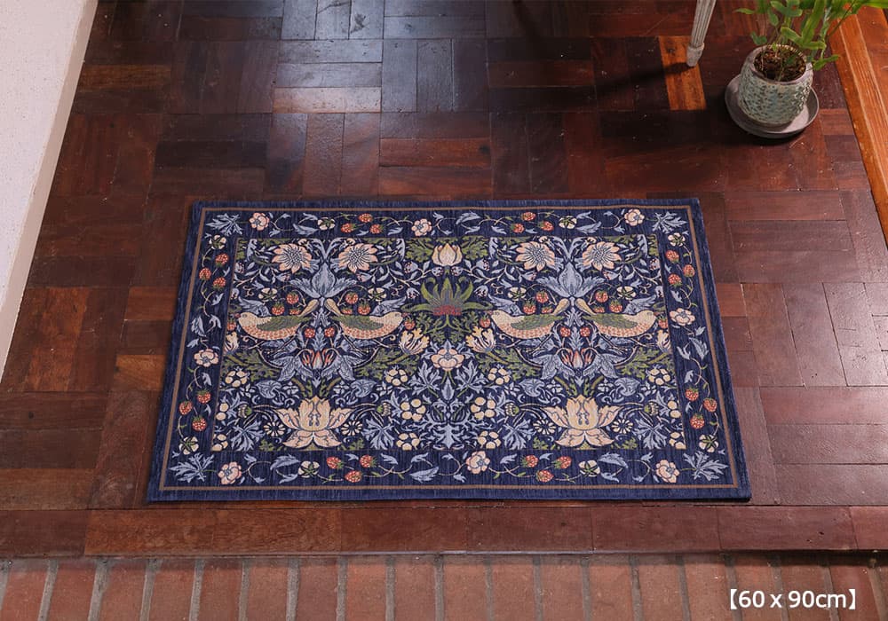 マット「いちご泥棒」ブルーの60ｘ90cmの玄関マットイメージ