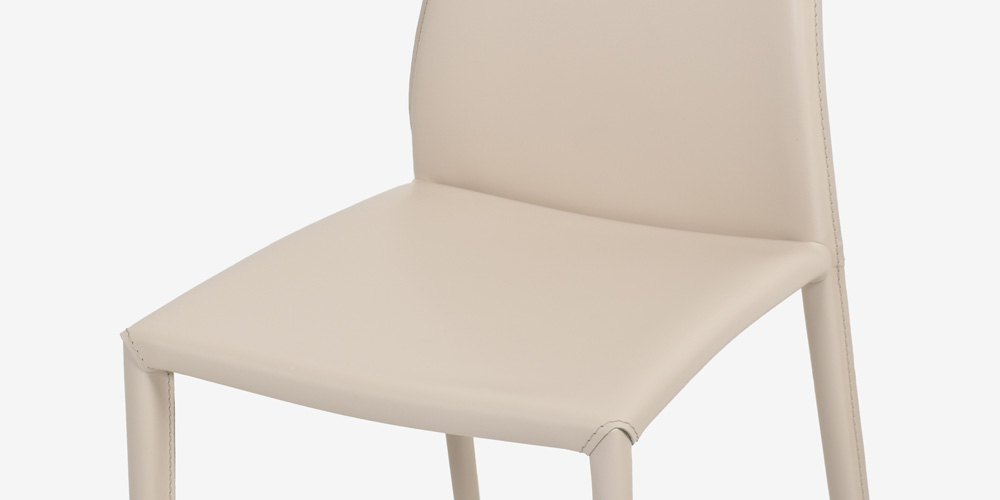 Calligaris（カリガリス）ダイニングチェア「Aida CS1484」革ベージュ色　座面アップ画像