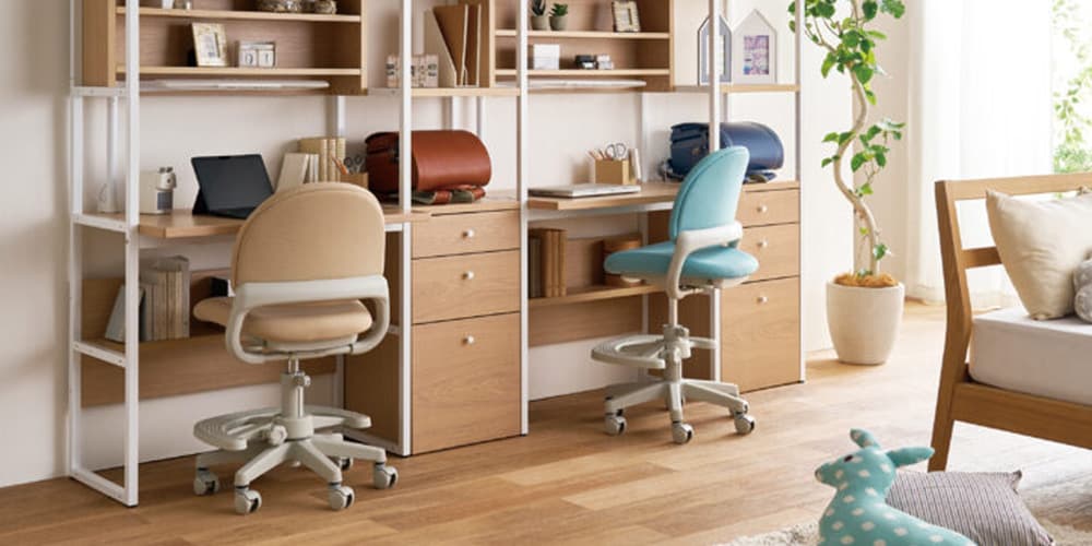 Bestfit -ベストフィットチェア ファブリックのデスクと合わせたイメージ