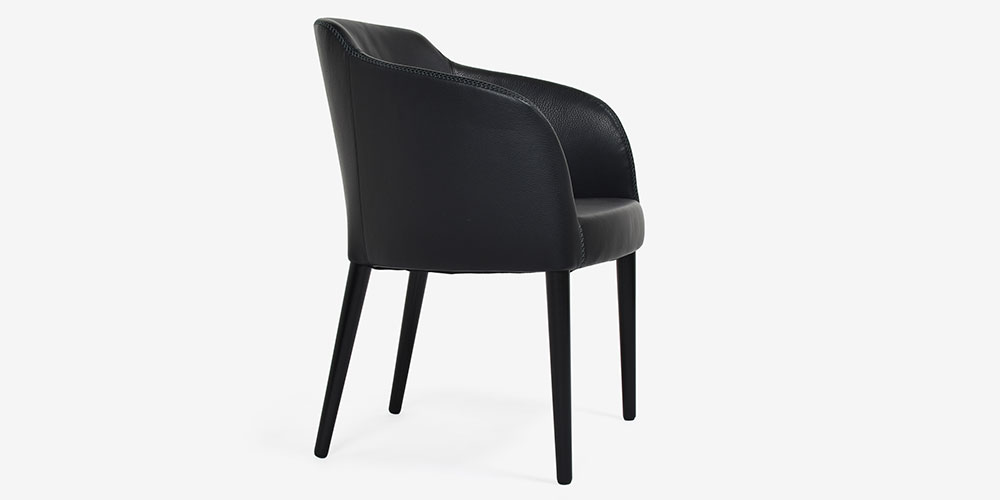 ダイニングチェア「エモジオーネ2」革#Cブラック色　サイド