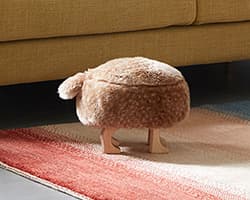 ラグ・照明・スツール